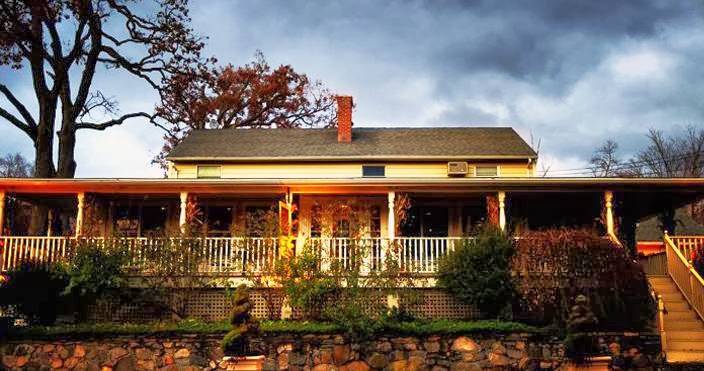 121 | restaurant | 2 Dingle Ridge Rd, North Salem, NY 10560, USA | 9146690121 OR +1 914-669-0121