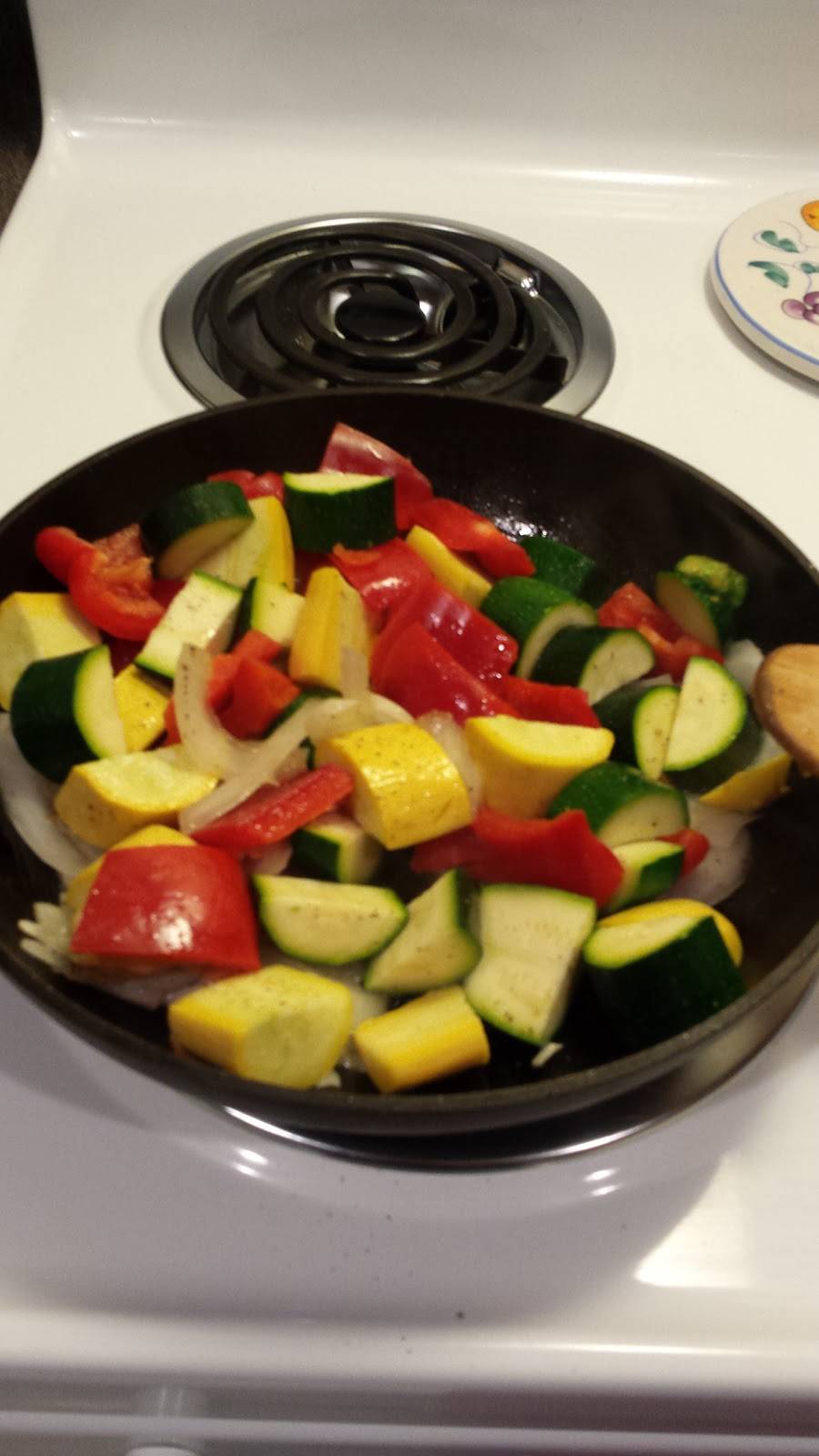 Simons Cafe & Lounge | cafe | 6135 Lakeside Dr # 113, Reno, NV 89511, USA | 7758298777 OR +1 775-829-8777