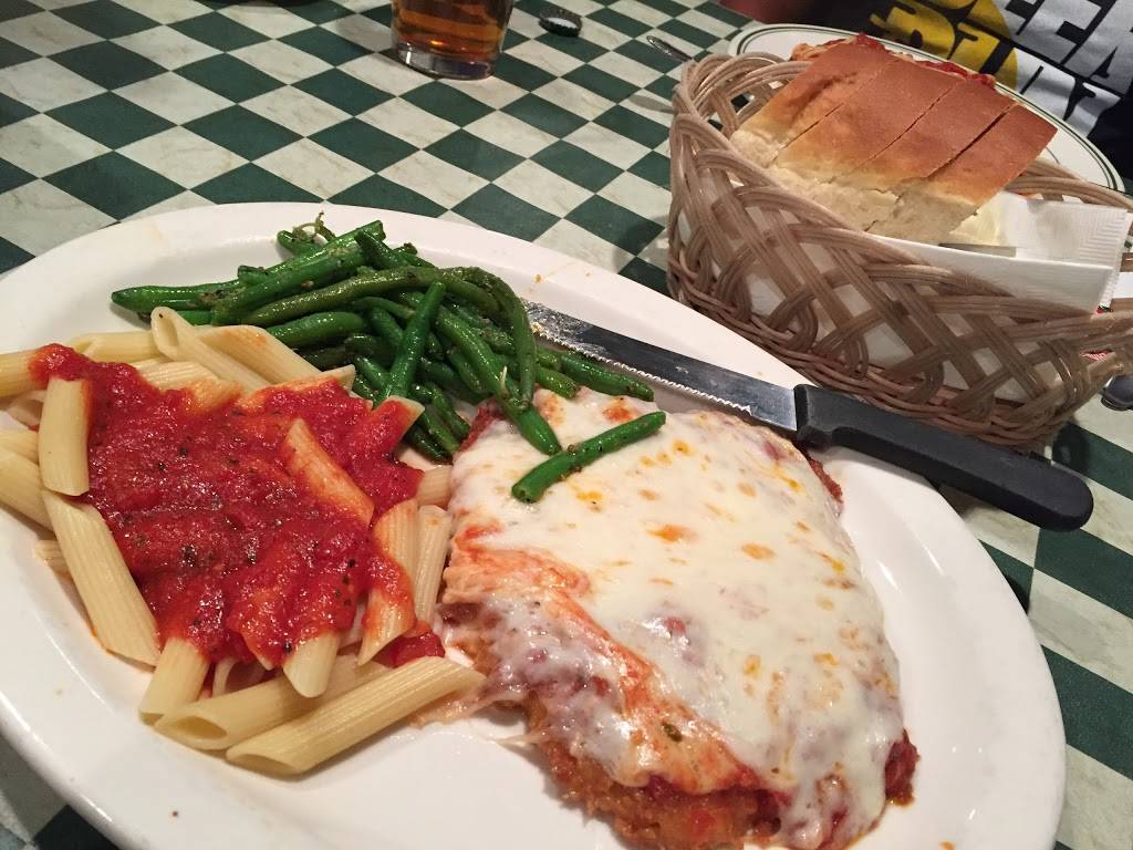 Di Ciccos | restaurant | 40282 CA-41, Oakhurst, CA 93644, USA | 5596415588 OR +1 559-641-5588