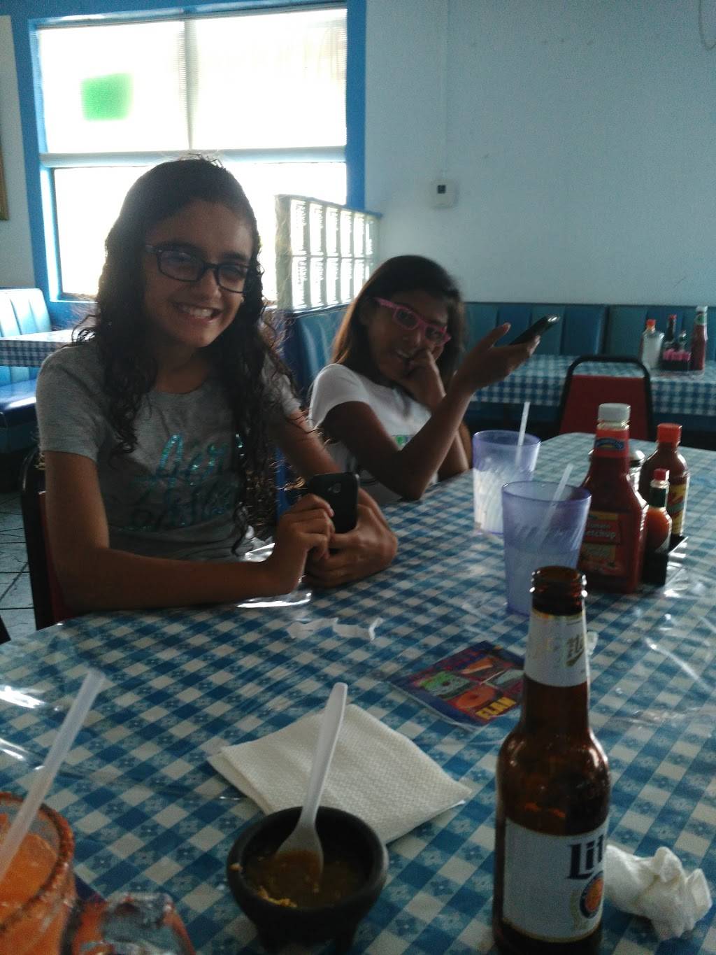 Cancun | restaurant | 5539 W Old US Highway 90, San Antonio, TX 78227, USA | 2106708080 OR +1 210-670-8080