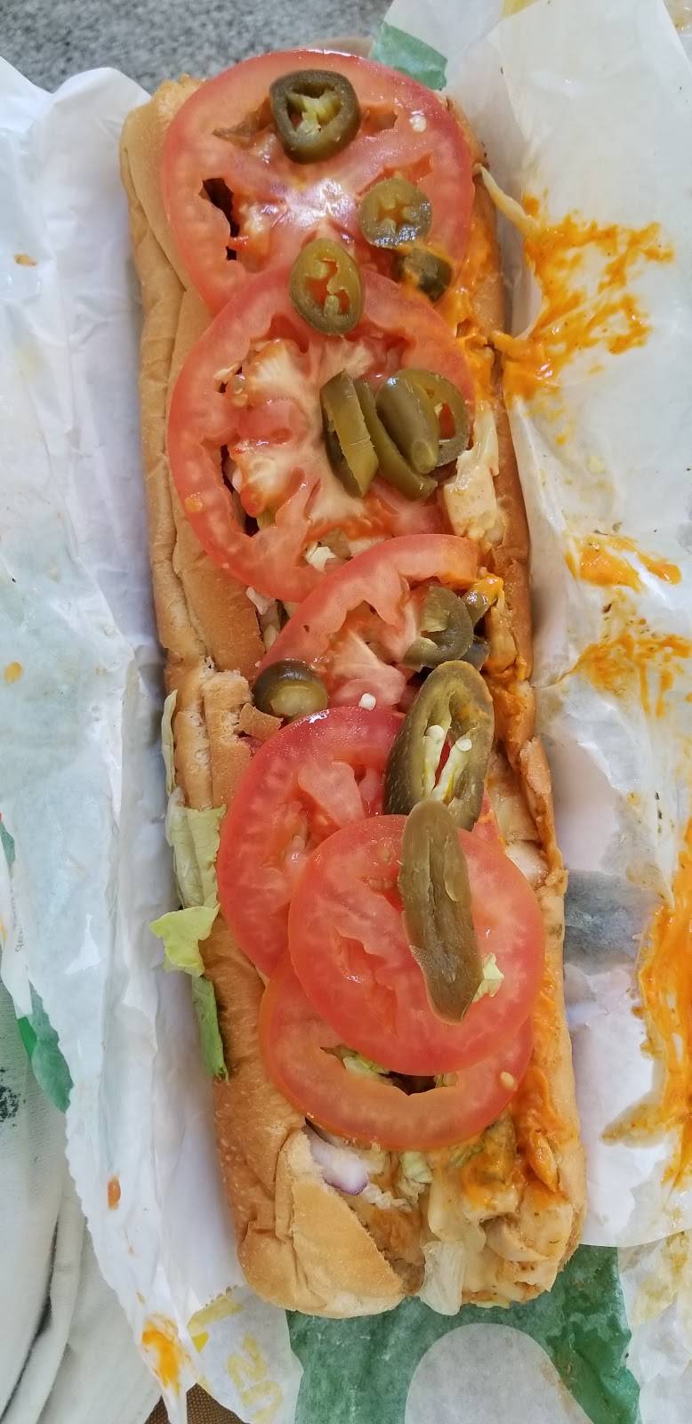 Subway | meal takeaway | 7600 196th Ave SW Suite 100, Lynnwood, WA 98036, USA | 4257711127 OR +1 425-771-1127