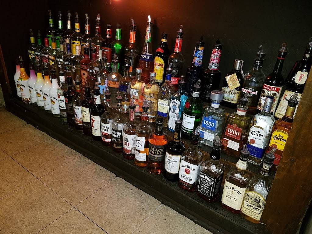 Gabby’s Sports Bar and Grill | restaurant | 635 N Country Club Dr, Mesa, AZ 85201, USA | 4808279776 OR +1 480-827-9776