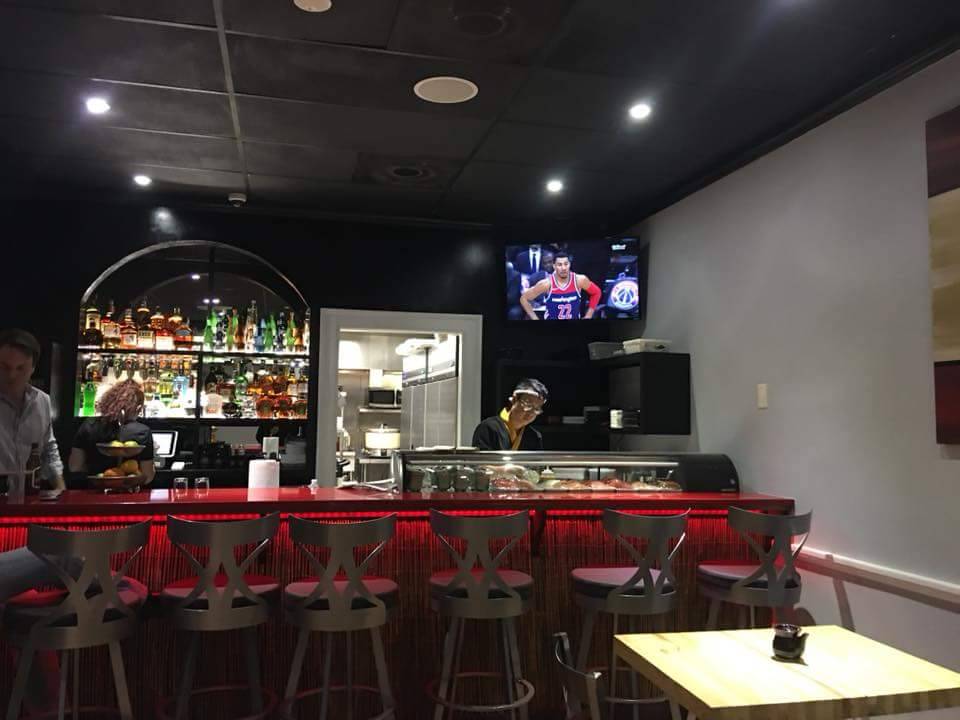 Red Bar Sushi | restaurant | 16 E Washington St, Middleburg, VA 20117, USA | 5403268900 OR +1 540-326-8900