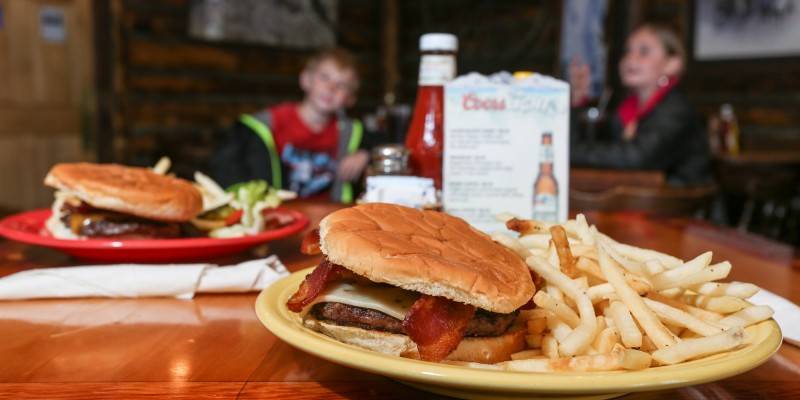 Bart & Yetis | restaurant | 553 E Lionshead Cir, Vail, CO 81657, USA | 9704762754 OR +1 970-476-2754