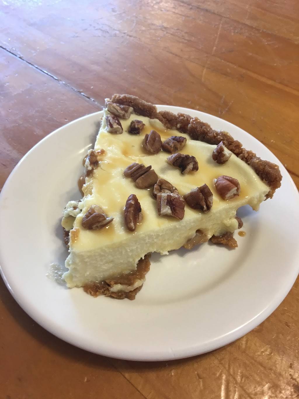 BurgerLand | restaurant | 802 E Pridemore Dr, Lincoln, AR 72744, USA | 4798243724 OR +1 479-824-3724