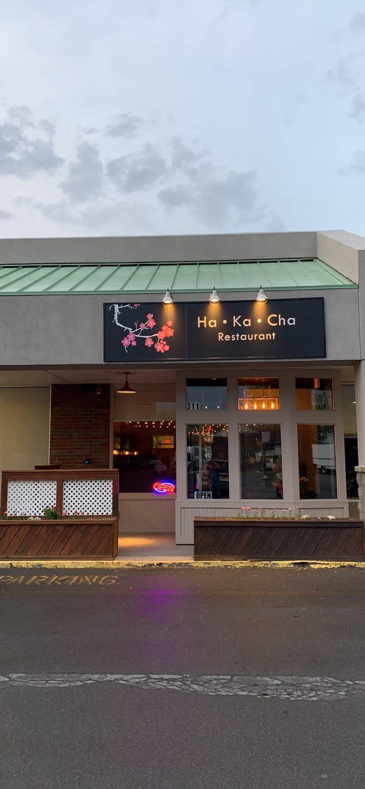 Hakacha Restaurant | restaurant | 311 3rd St, Ithaca, NY 14850, USA | 6073194006 OR +1 607-319-4006