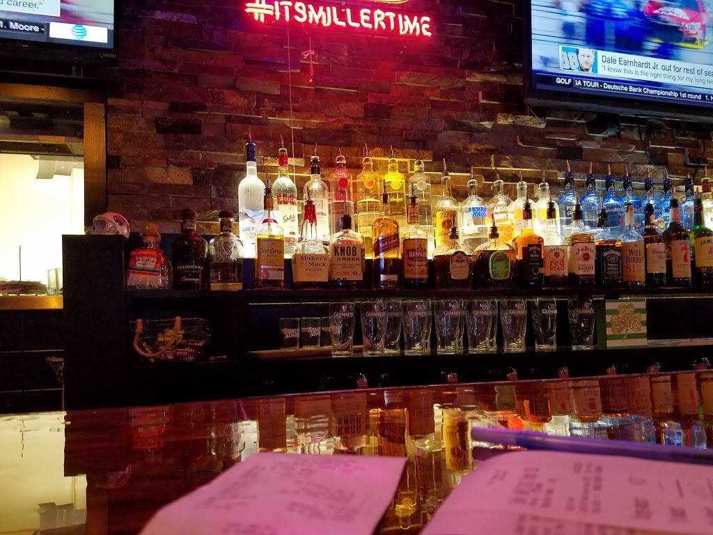 Mooneys Sports Bar & Grill | restaurant | 11 Main St, Tonawanda, NY 14150, USA | 7166921000 OR +1 716-692-1000