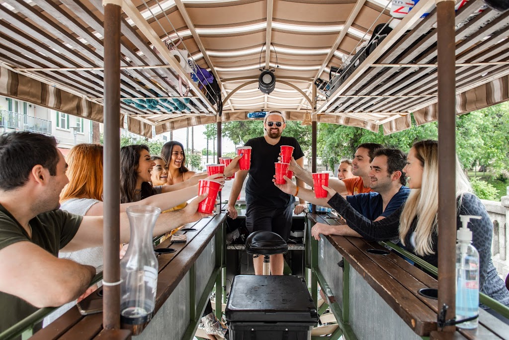 Trolley Pub San Antonio | restaurant | 930 Broadway, San Antonio, TX 78215, USA | 2106939706 OR +1 210-693-9706