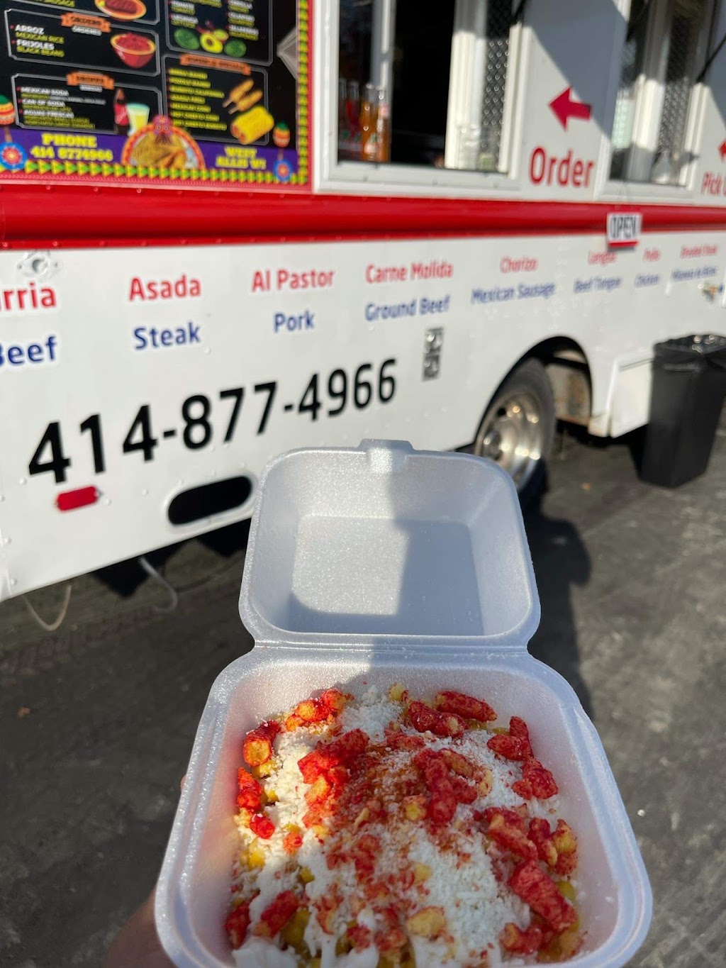 Romero’s Taco Truck | restaurant | 13996 W National Ave, New Berlin, WI 53151, USA | 4148774966 OR +1 414-877-4966