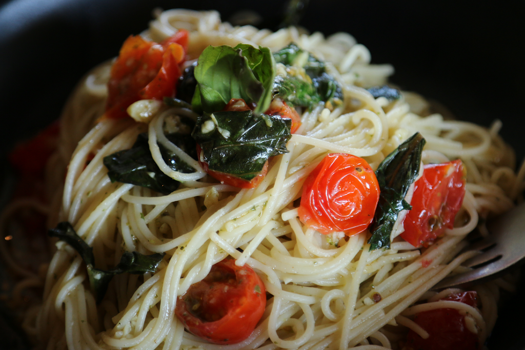 Wholey Ravioli Italian Kitchen | restaurant | 1067 C St # 132, Galt, CA 95632, USA | 2097455109 OR +1 209-745-5109