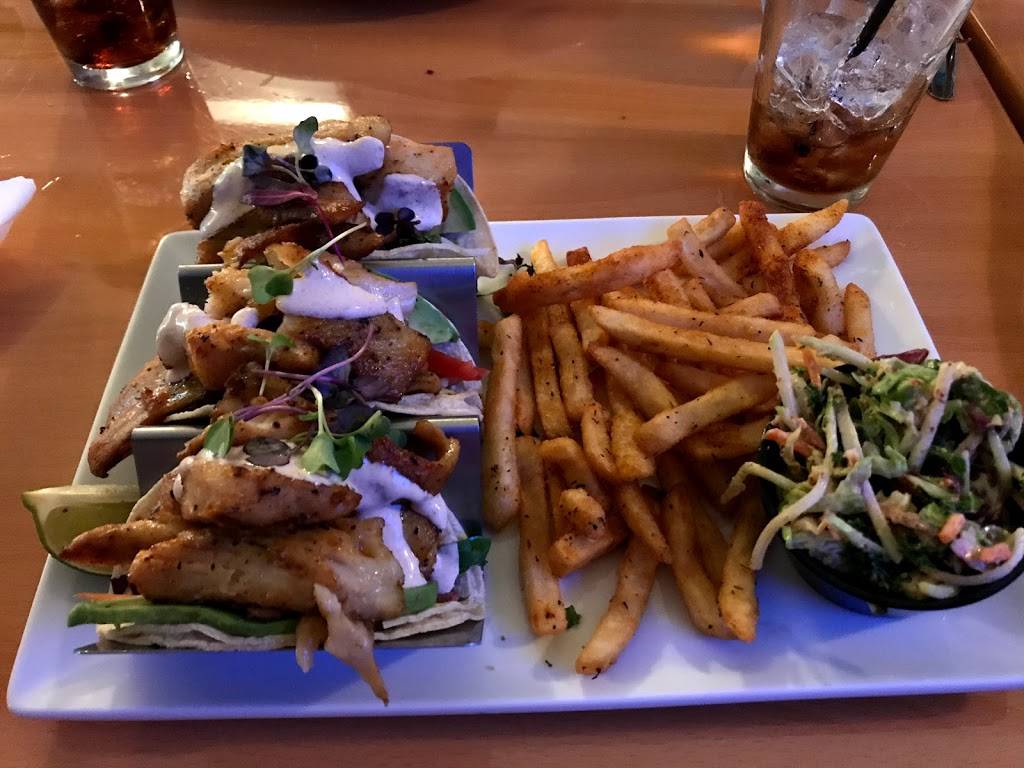 Low Tide Bar & Grill | restaurant | 520 Old Stoney Rd, Corolla, NC 27927, USA | 2525973303 OR +1 252-597-3303