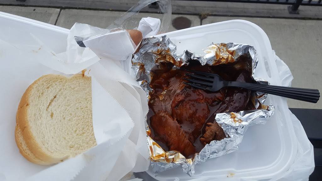 Clydes Southern Wood Fired Barbeque | restaurant | 201 S 4th Pl, Renton, WA 98057, USA | 2064468885 OR +1 206-446-8885