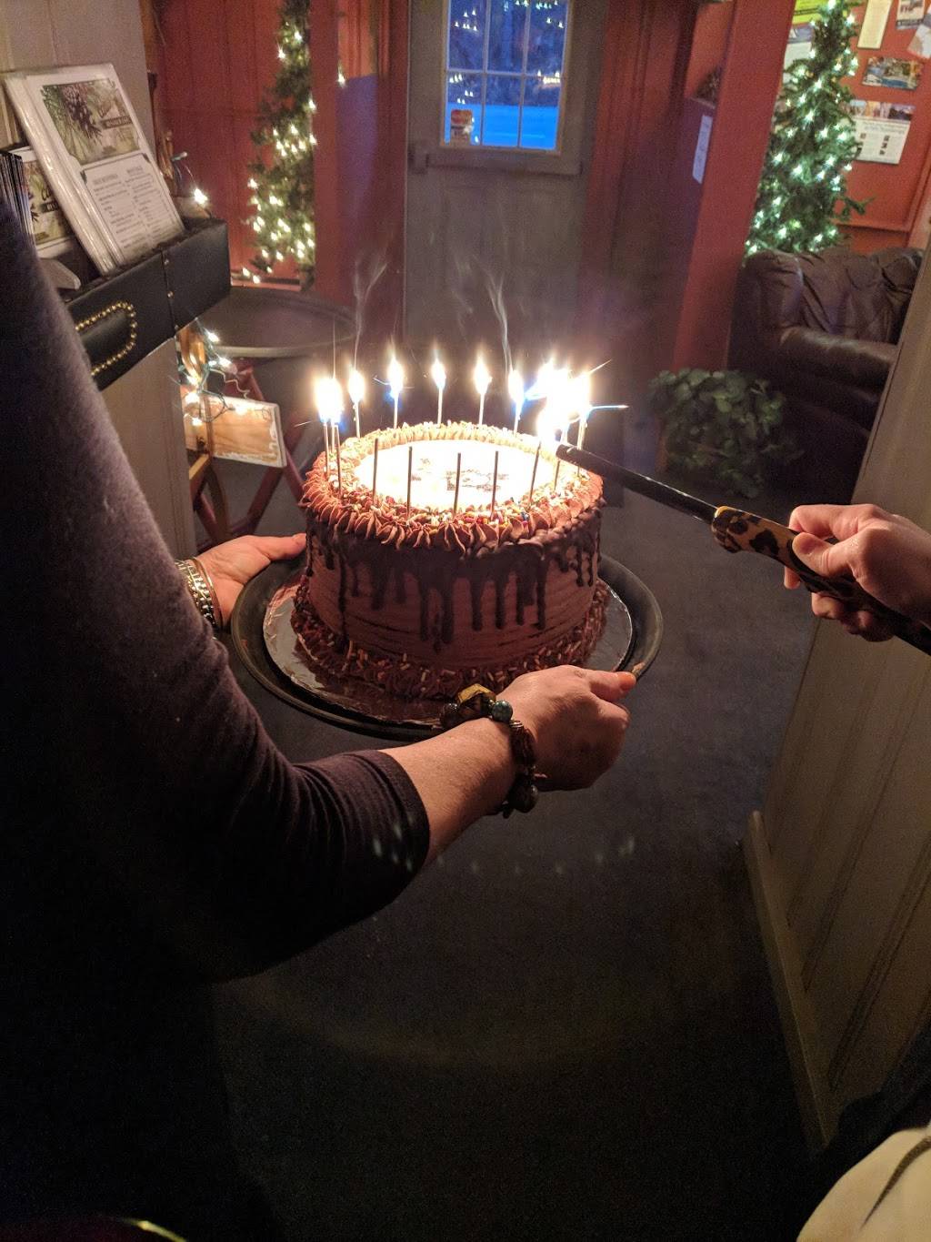 Eddies Restaurant | restaurant | 68 NY-9N, Ticonderoga, NY 12883, USA | 5185857030 OR +1 518-585-7030