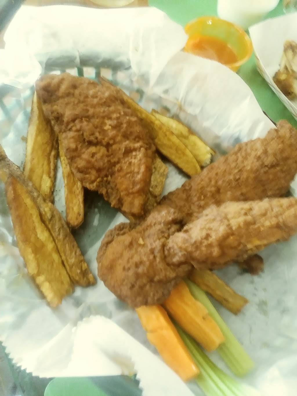 Castaways Waterfront Bar and Grill | restaurant | 188 Kennedy Ave, Angola, NY 14006, USA | 7165496090 OR +1 716-549-6090