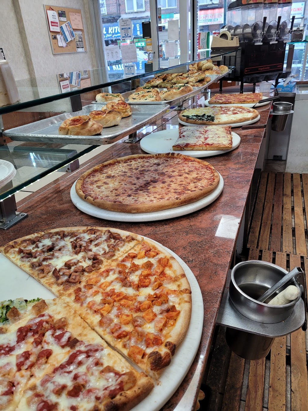 Maspeth Pizzería | restaurant | 71-09 Grand Ave, Queens, NY 11378, USA | 7186395050 OR +1 718-639-5050