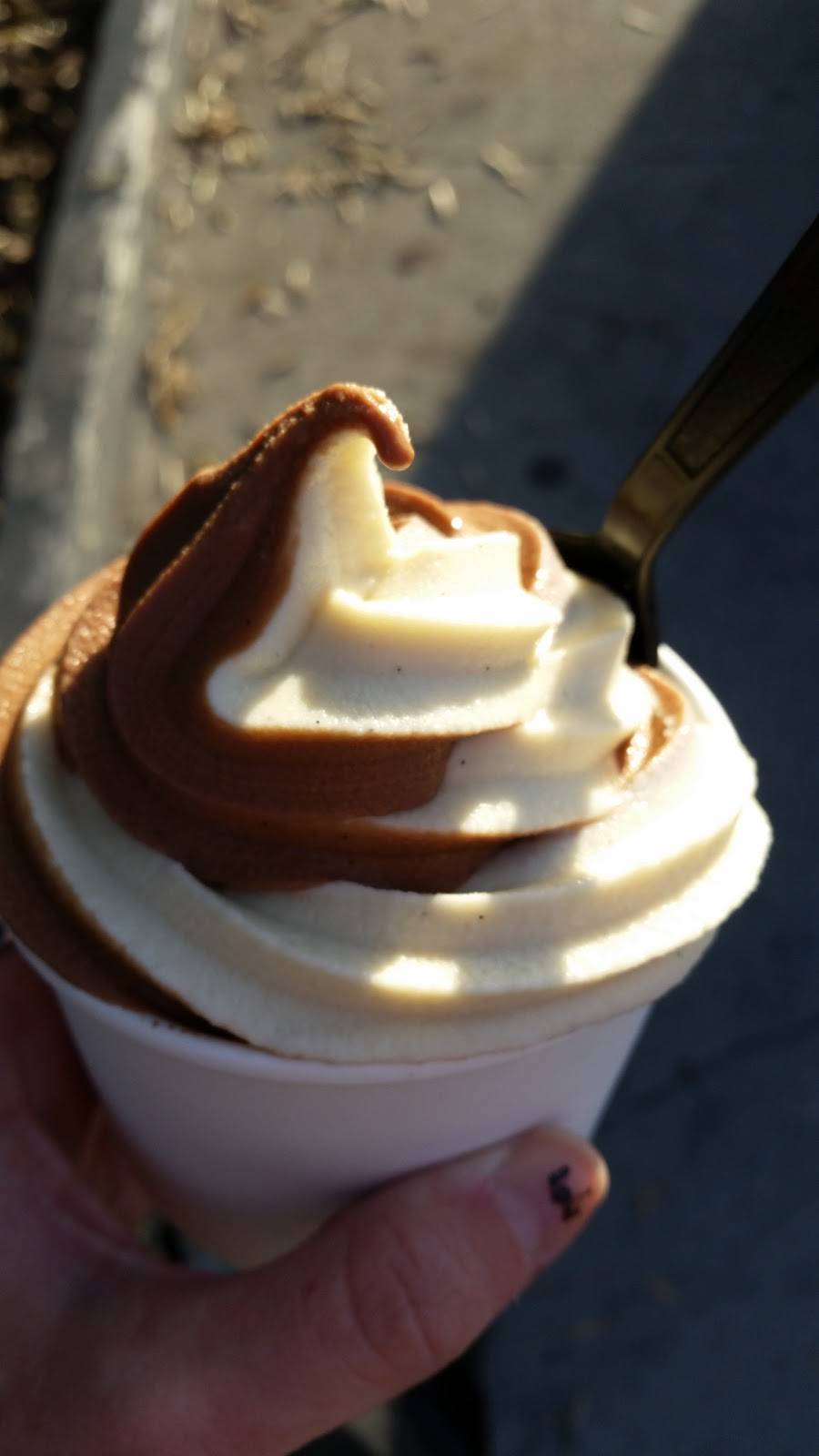 Hugos Tacos | restaurant | 1813, 3300 Glendale Blvd, Los Angeles, CA 90039, USA | 3236649400 OR +1 323-664-9400