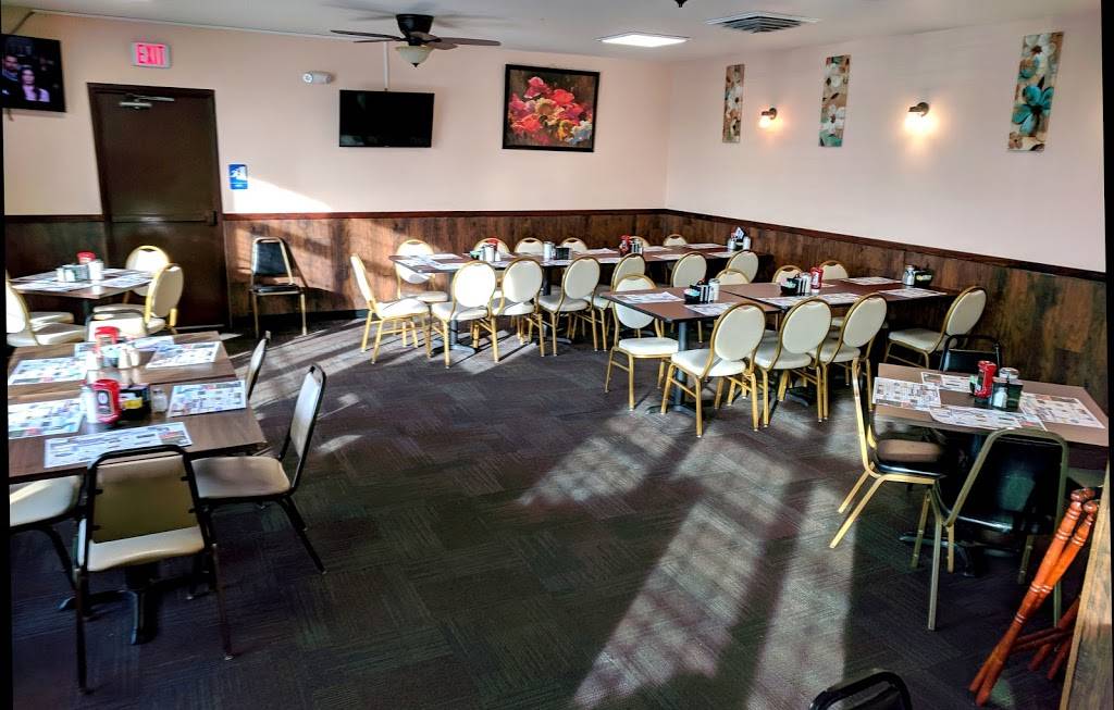 Royal Family Restaurant | restaurant | 1543 E Main St, Waynesboro, PA 17268, USA | 7176557516 OR +1 717-655-7516