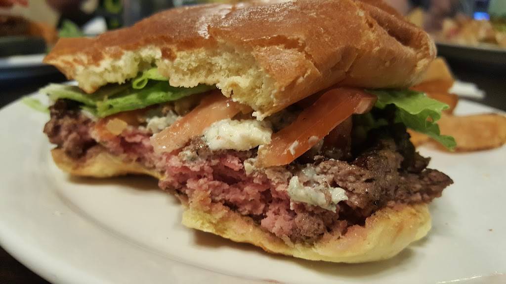 Center Street Tavern | restaurant | 4381 Senator Russell Avenue, Acworth, GA 30101, USA | 7709170004 OR +1 770-917-0004