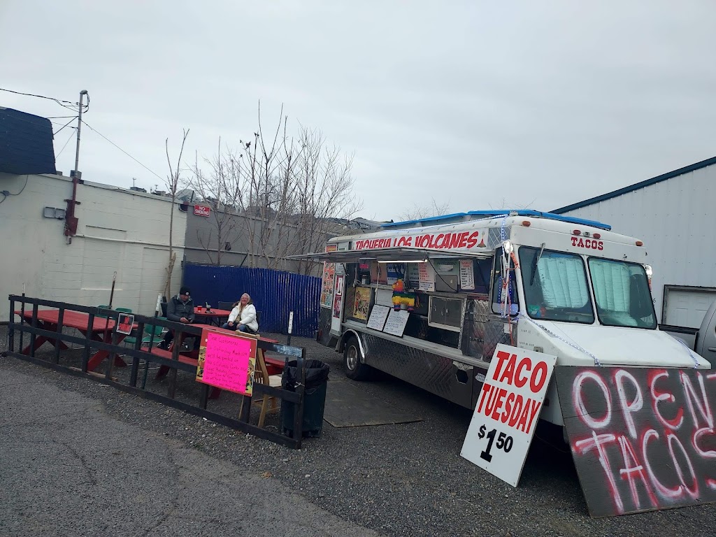 Taqueria Los Volcanes | restaurant | 6193 W Van Giesen St, West Richland, WA 99353, USA | 5097928090 OR +1 509-792-8090