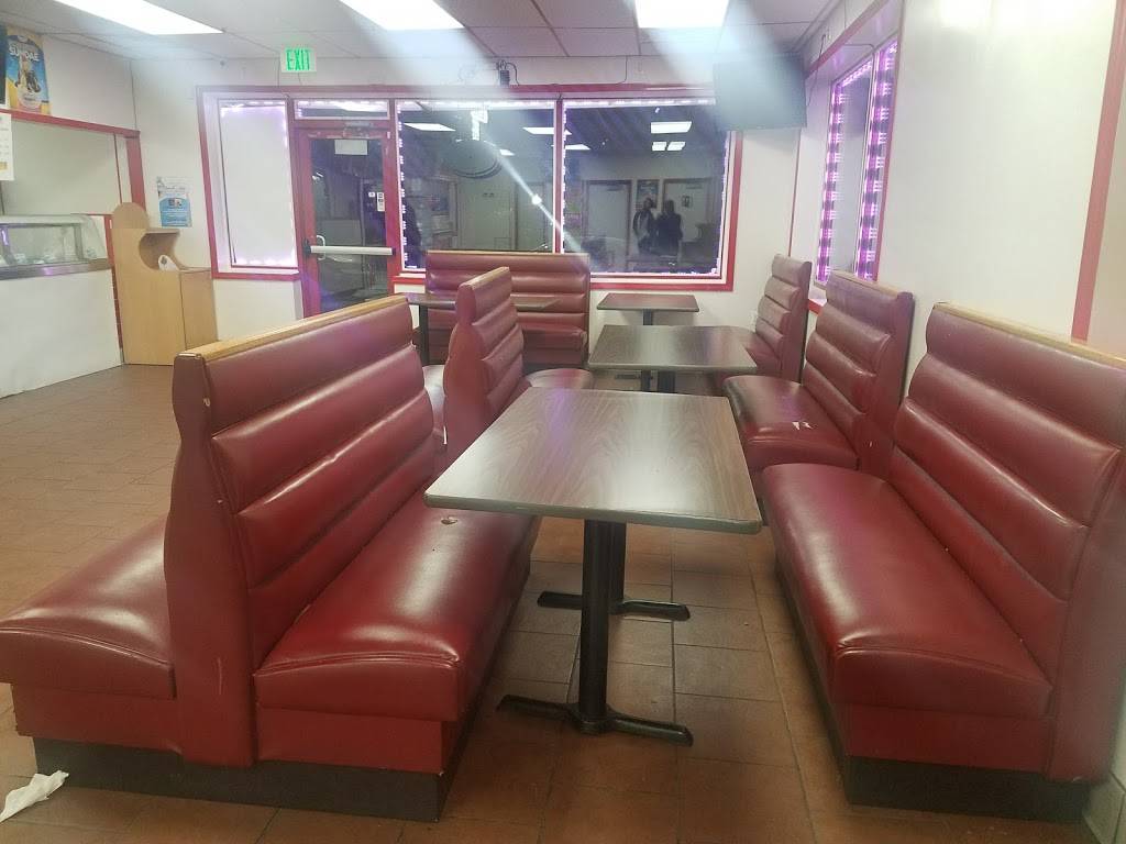 HipHop Fish & Chicken | restaurant | 2912 Harford Rd, Baltimore, MD 21218, USA | 4108896565 OR +1 410-889-6565