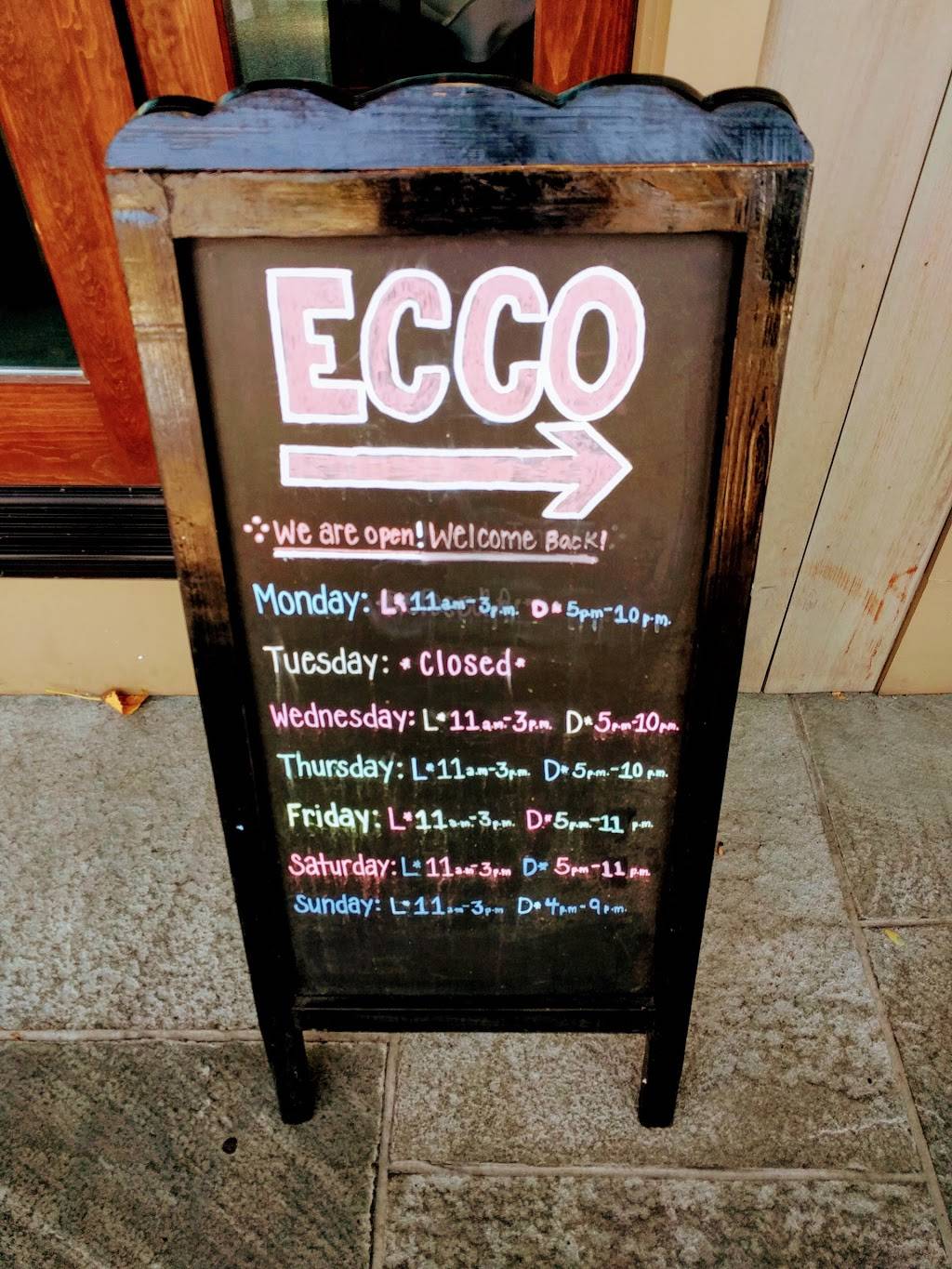 Ecco Rooftop Bar & Restaurant @ La Zingara | restaurant | 8 P T Barnum Square, Bethel, CT 06801, USA | 2037447500 OR +1 203-744-7500