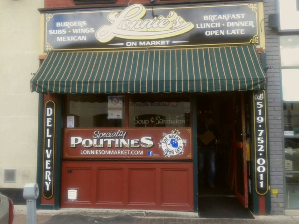 Lonnies On Market St | restaurant | 42 Market St, Brantford, ON N3T 2K6, Canada | 5197520011 OR +1 519-752-0011