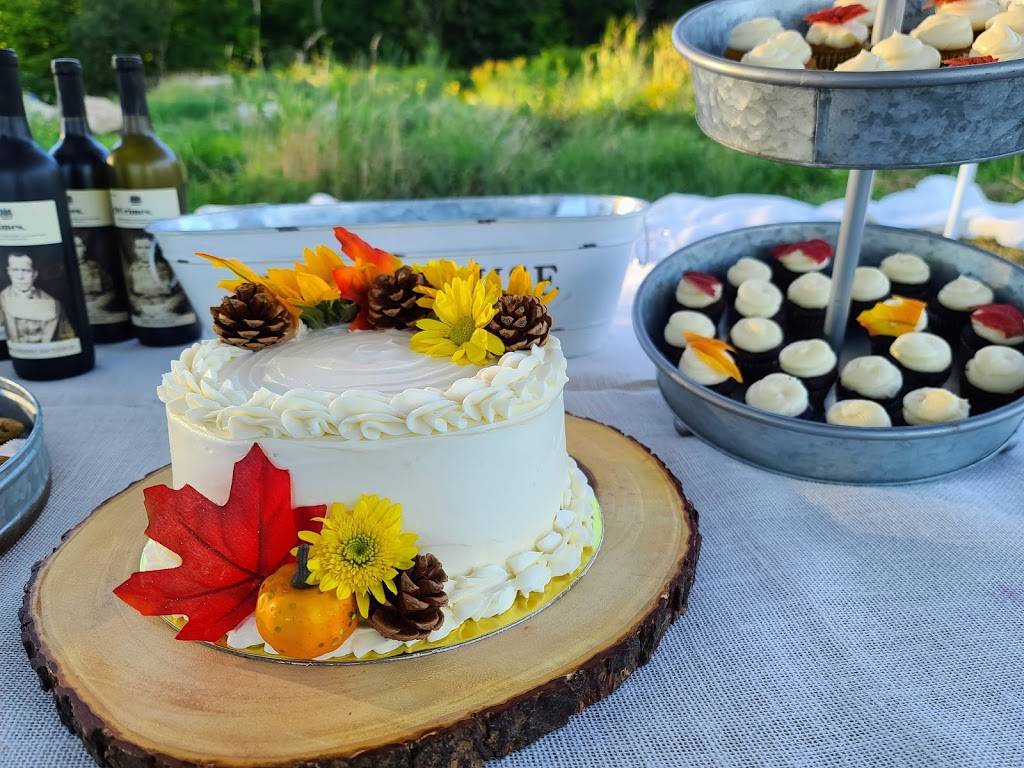 The Farmhouse Beer Garden | restaurant | 926 Farmington Falls Rd, Rte 2, Farmington, ME 04938, USA | 2075784353 OR +1 207-578-4353