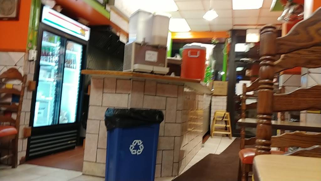 Angelas Burrito Style | restaurant | 2556 N Clark St, Chicago, IL 60614, USA | 7732483901 OR +1 773-248-3901