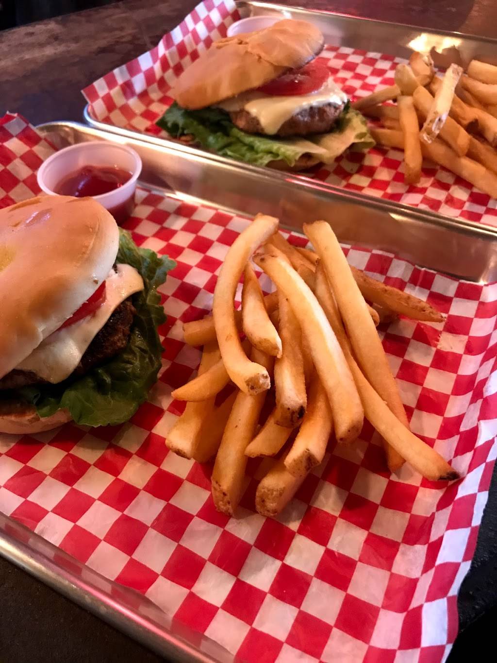 The Gas and Oil Grill | restaurant | Glenwood Shopping Plaza, Oneida, NY 13421, USA | 3153619900 OR +1 315-361-9900