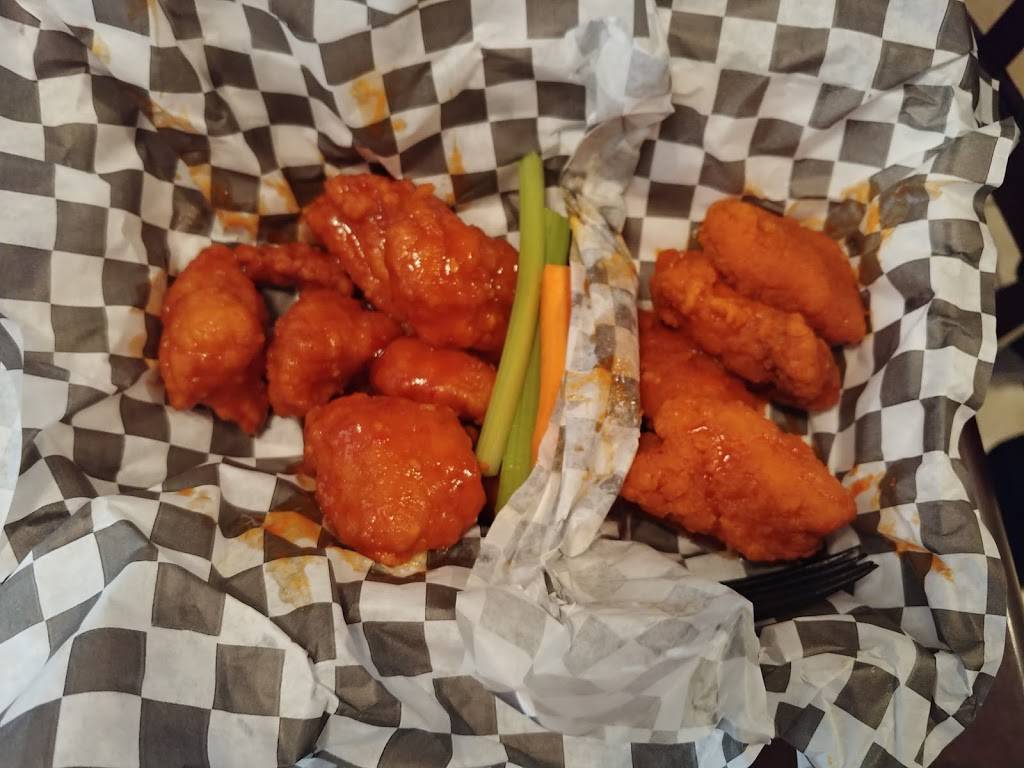 Happy Wings | restaurant | 8200 Stockdale Hwy Ste. K-4, Bakersfield, CA 93311, USA | 6612825223 OR +1 661-282-5223