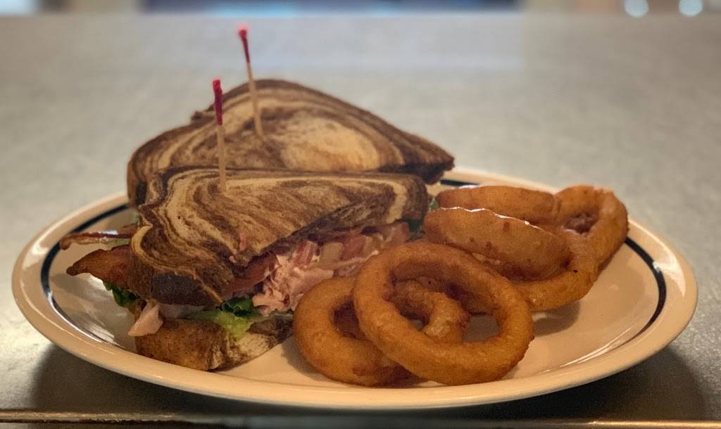 Coachman Family Restaurant | restaurant | 22996 US Hwy 19 N, Clearwater, FL 33765, USA | 7277258821 OR +1 727-725-8821