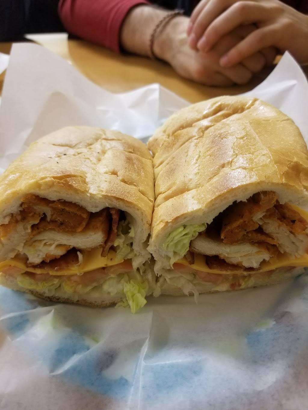 BLT Grill | restaurant | 9623 Lost Knife Rd, Montgomery Village, MD 20877, USA | 3019776575 OR +1 301-977-6575