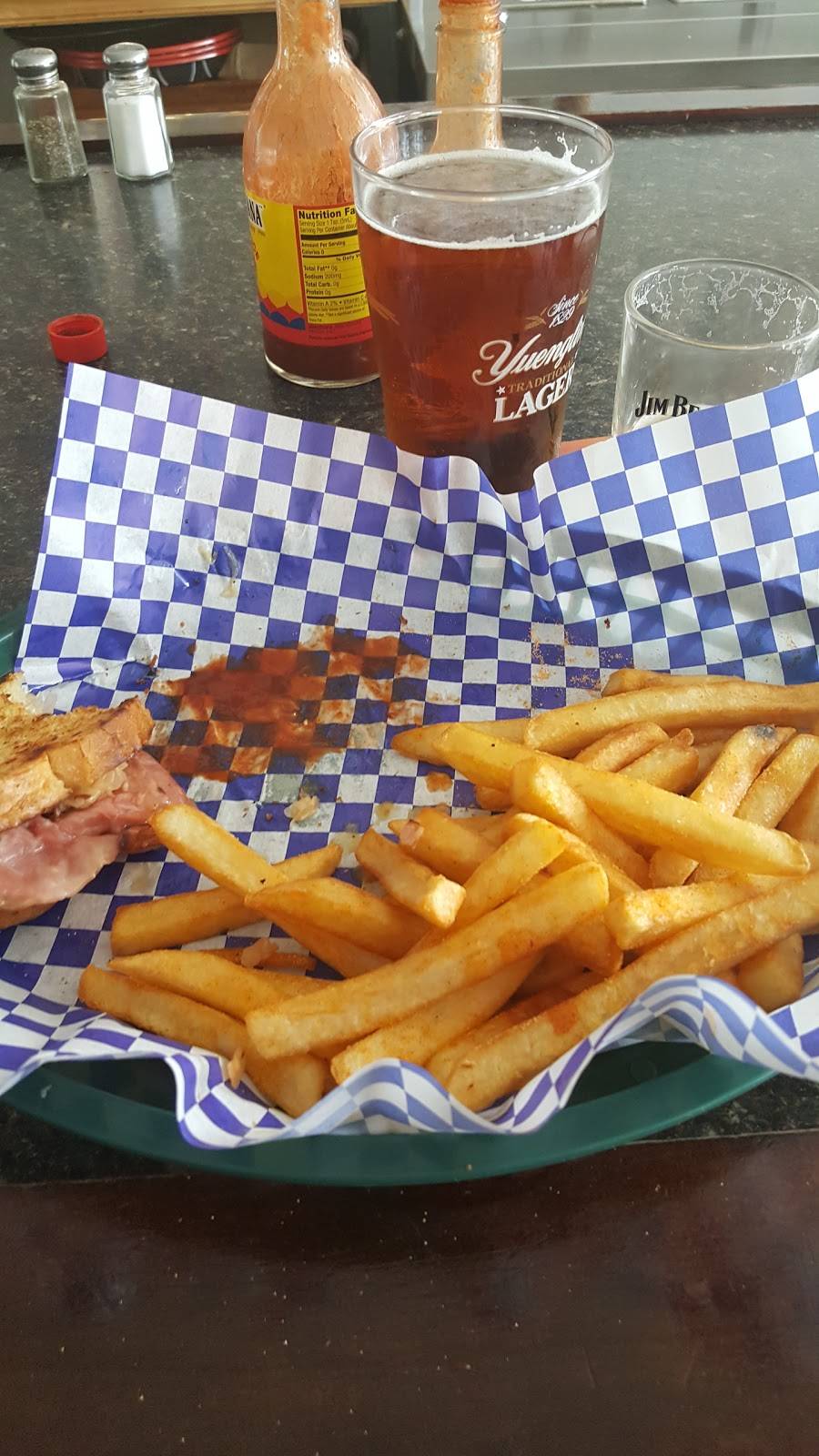 Big Franks Sausage | restaurant | 918 Carroll St, East Chicago, IN 46312, USA | 2193789556 OR +1 219-378-9556