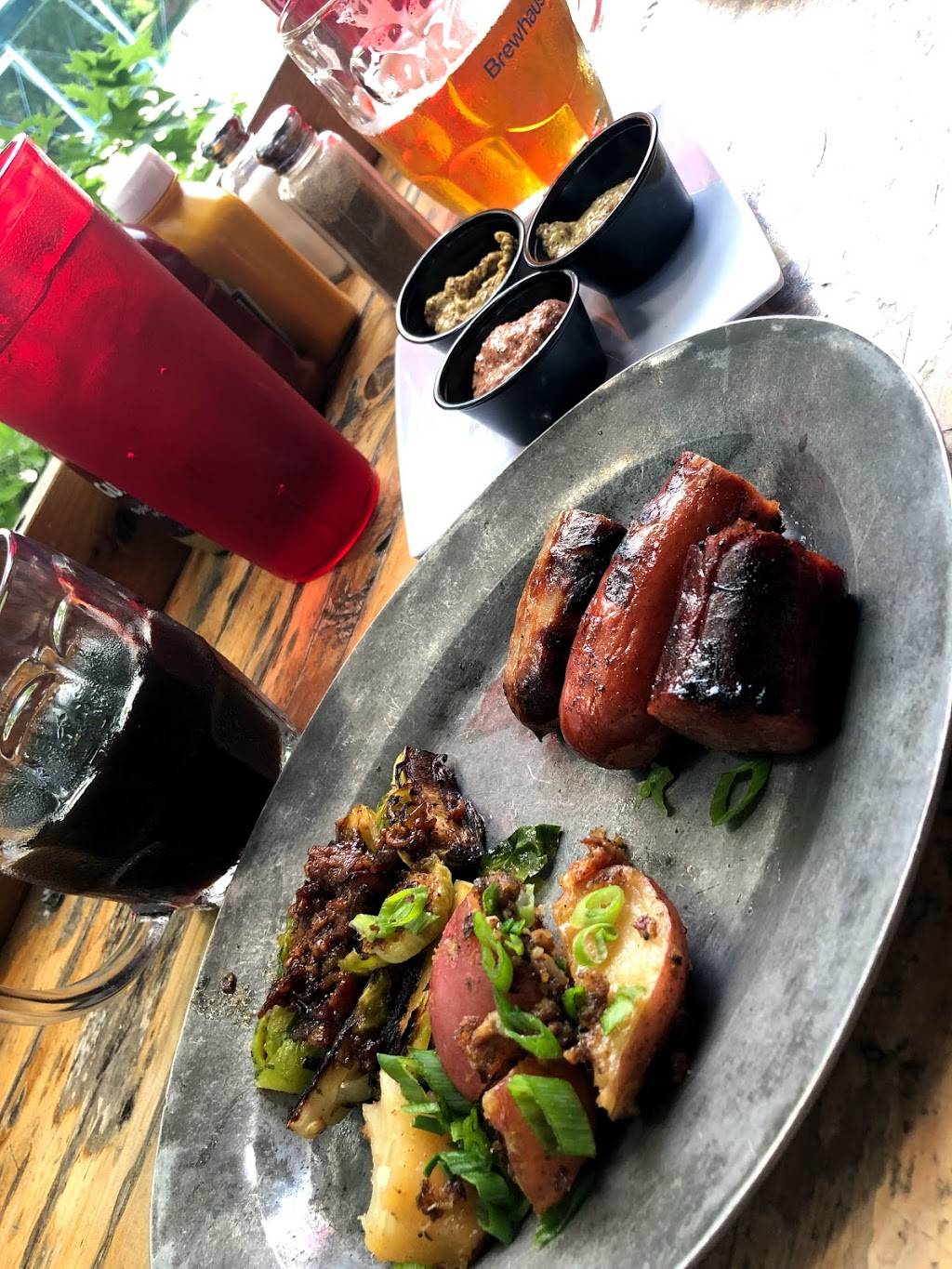 Brewhaus | restaurant | 224 Frazier Ave, Chattanooga, TN 37402, USA | 4235318490 OR +1 423-531-8490