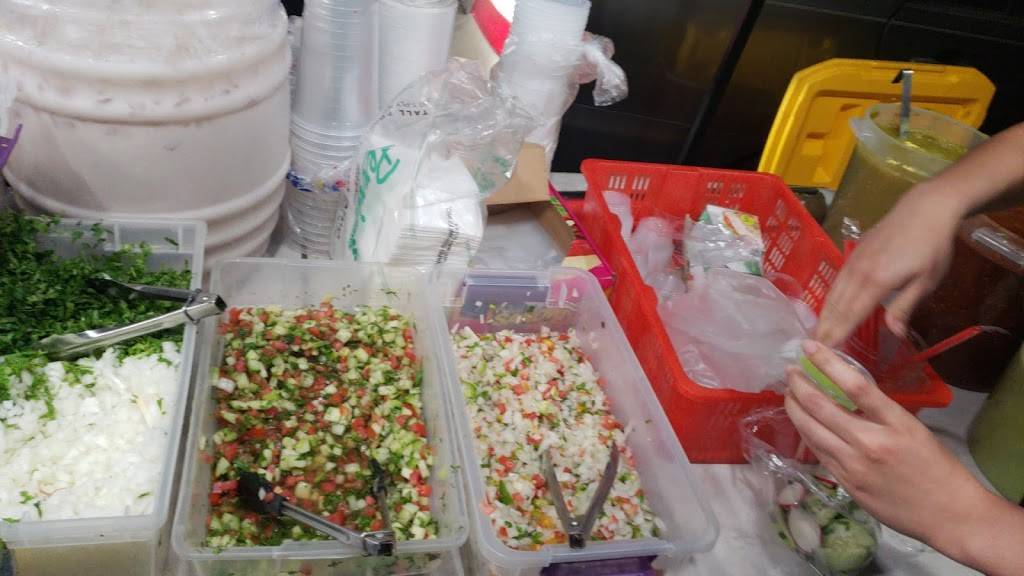 Tacos Ochoas | restaurant | 2727 Beverly Blvd, Los Angeles, CA 90057, USA | 3234762746 OR +1 323-476-2746