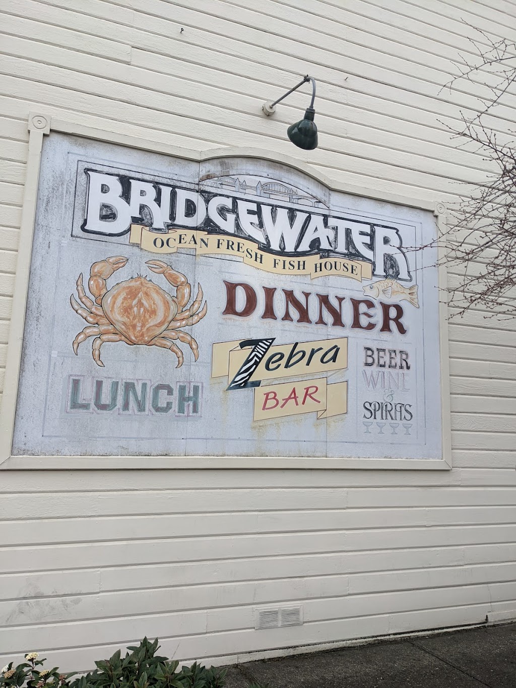Bridgewater Fish House and Zebra Bar | restaurant | 1297 Bay St, Florence, OR 97439, USA | 5419971133 OR +1 541-997-1133