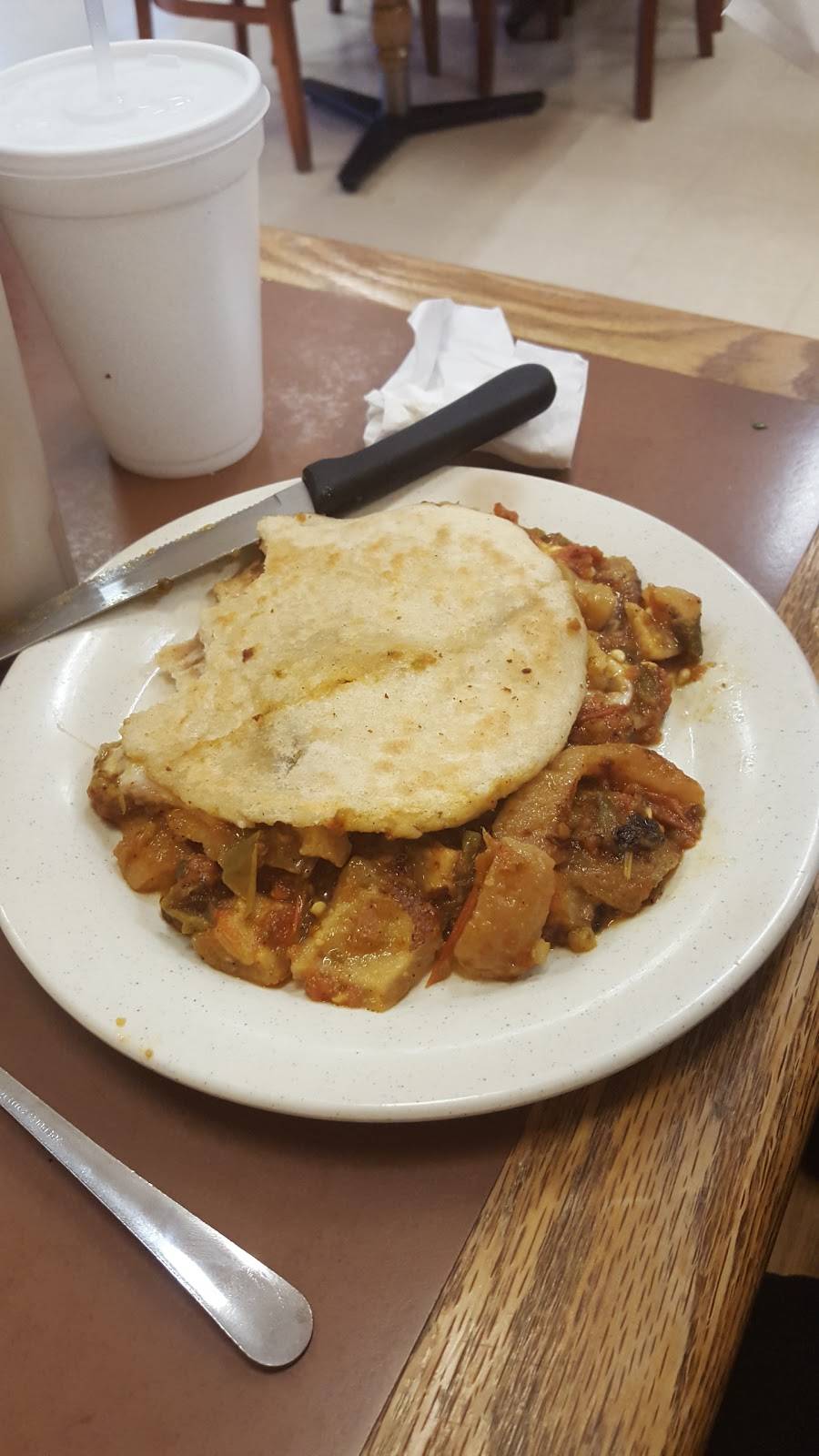 El Burrito Mexicano Real | restaurant | 520 W Lake St, Addison, IL 60101, USA | 6304582708 OR +1 630-458-2708