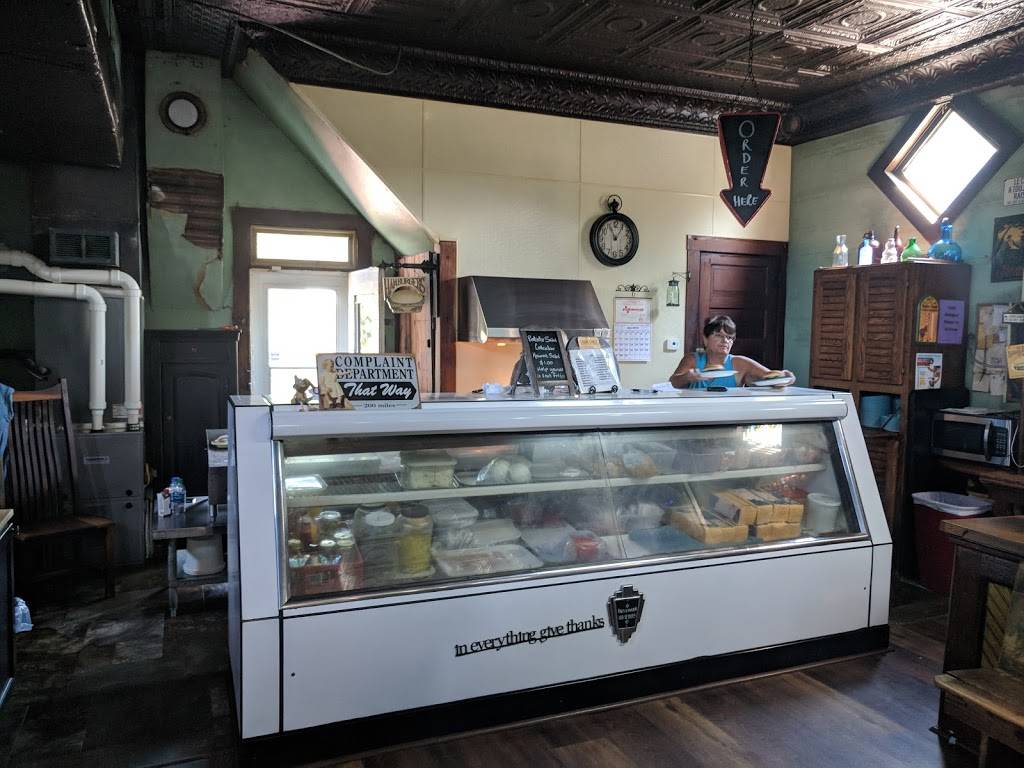 Moonshine Store | restaurant | 6017 E 300th Rd, Martinsville, IL 62442, USA | 6185699200 OR +1 618-569-9200