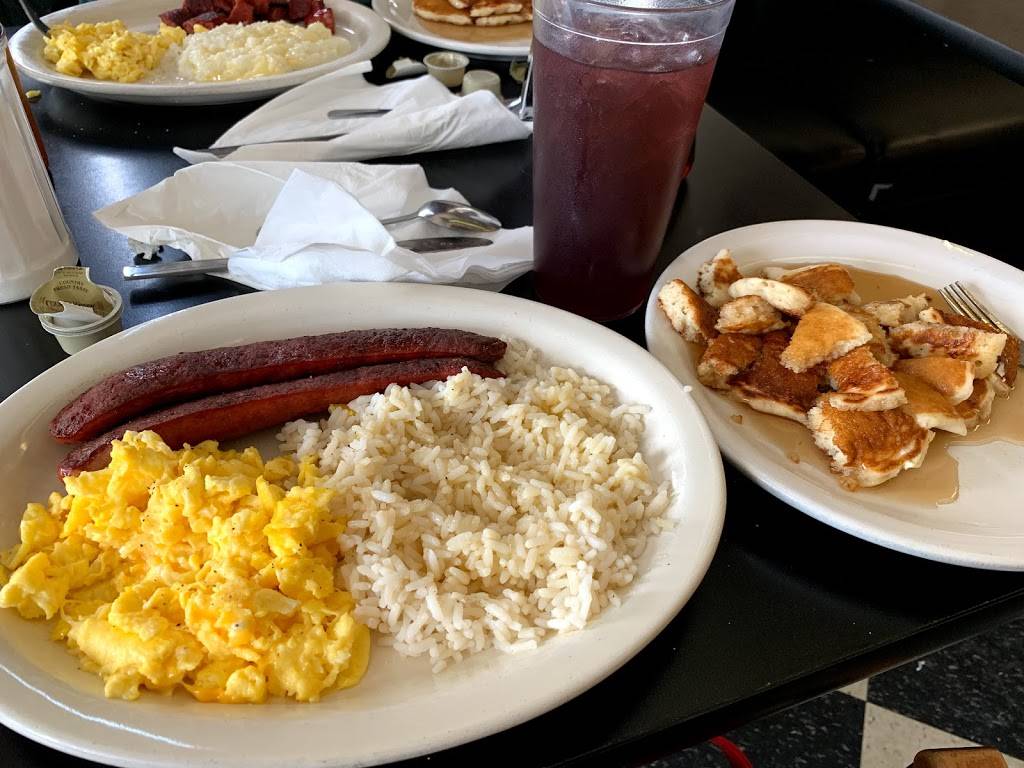 Connie & Barbaras Soul Food | restaurant | 13101 W McNichols Rd, Detroit, MI 48235, USA | 3138625240 OR +1 313-862-5240