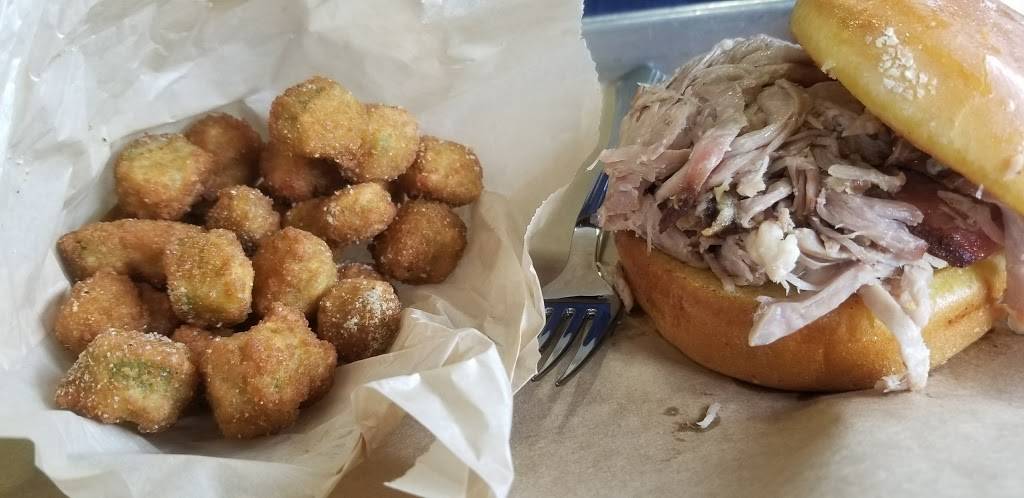 Dickeys Barbecue Pit | restaurant | 2119 Tyrone Blvd N, St. Petersburg, FL 33710, USA | 7273886692 OR +1 727-388-6692