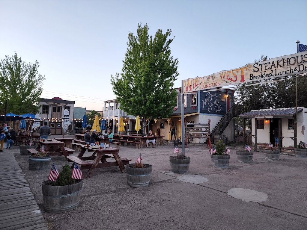 The Long Horn Saloon | restaurant | 321 E Rte 66, Williams, AZ 86046, USA | 9286354512 OR +1 928-635-4512