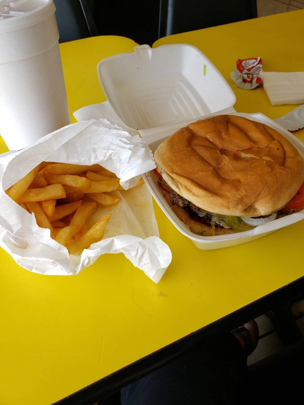 Good Luck Drive-In | restaurant | 950 W Rosedale St, Fort Worth, TX 76104, USA | 8173325507 OR +1 817-332-5507