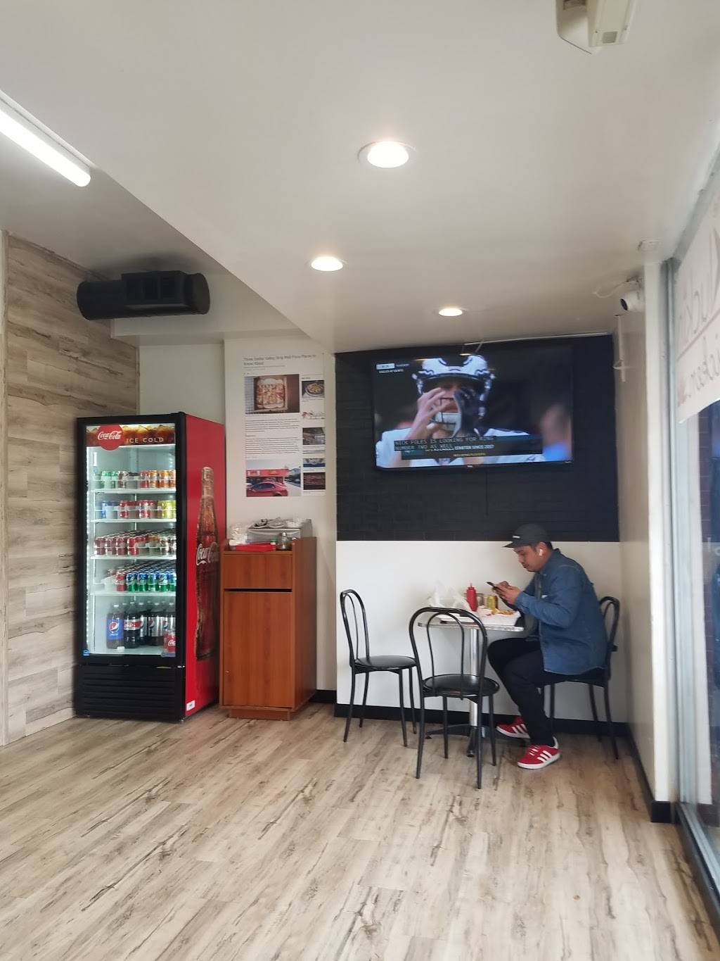 The Kluckin’ Chicken | restaurant | 13328 Burbank Blvd, Sherman Oaks, CA 91401, USA | 7473446326 OR +1 747-344-6326