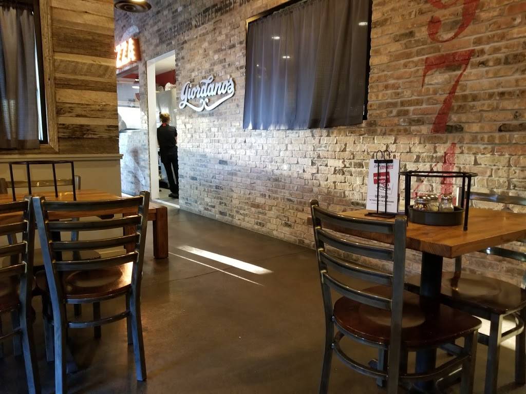 Giordanos | restaurant | 1505 N Veterans Pkwy, Bloomington, IL 61704, USA | 3094030432 OR +1 309-403-0432
