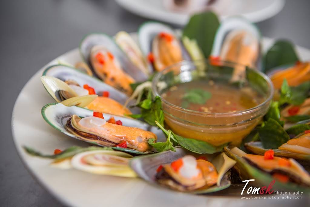 Top Thai Cuisine | restaurant | 7333 Reseda Blvd, Reseda, CA 91335, USA | 8187058902 OR +1 818-705-8902