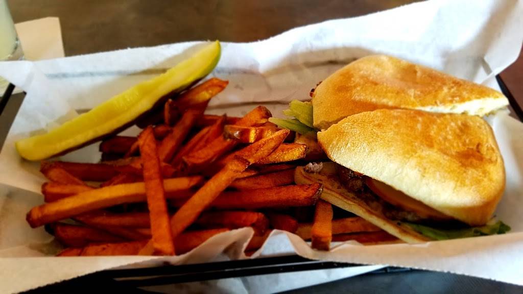 Reds Pub & Grill | restaurant | N6318 WI-42, Algoma, WI 54201, USA | 9204875431 OR +1 920-487-5431