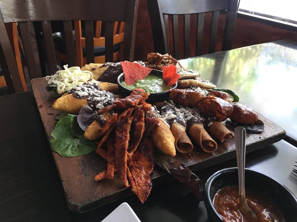Casa Oaxaca | restaurant | 9609 Venice Blvd, Culver City, CA 90232, USA | 3108383000 OR +1 310-838-3000