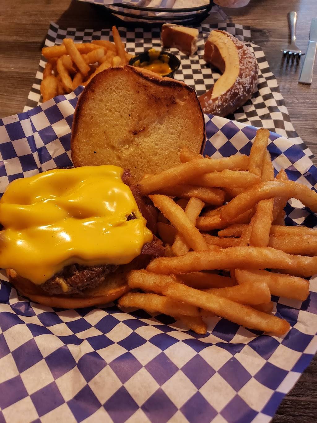 Two Tire Tavern | restaurant | 8735 N Main St, Helen, GA 30545, USA | 7068781002 OR +1 706-878-1002