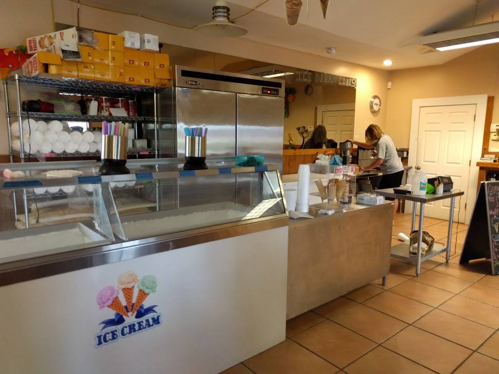 Island Cafe | cafe | 305 Collier Ave, Everglades City, FL 34139, USA | 2396950003 OR +1 239-695-0003