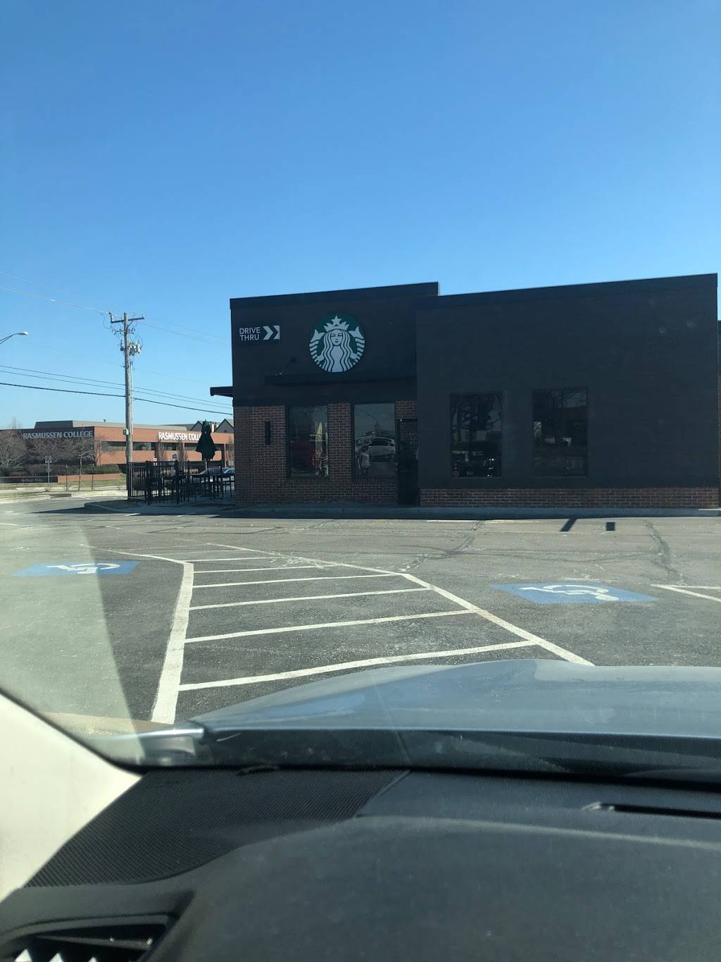 Starbucks | cafe | 11701 College Blvd, Overland Park, KS 66210, USA | 9134988572 OR +1 913-498-8572